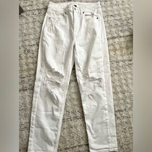 American Eagle Jeans ~ Ripped White Jeans ~ Size 6 ~ LIKE NEW